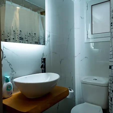 Apartment Loftliving 1 By αττικο νοσοκομειο *